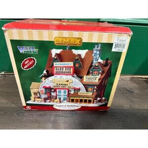 Lemax  Klondike Sled Dog Excursions Lighted Building In Original Box 2009